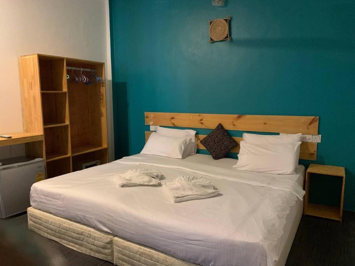 Seven Corals Hotel Maafushi Bagian luar foto