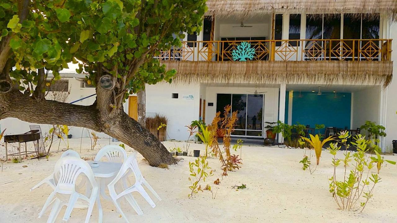 Seven Corals Hotel Maafushi Bagian luar foto