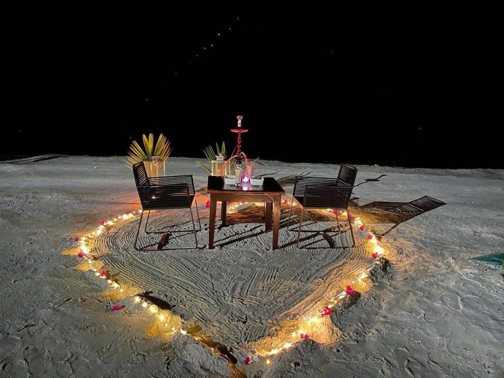 Seven Corals Hotel Maafushi Bagian luar foto
