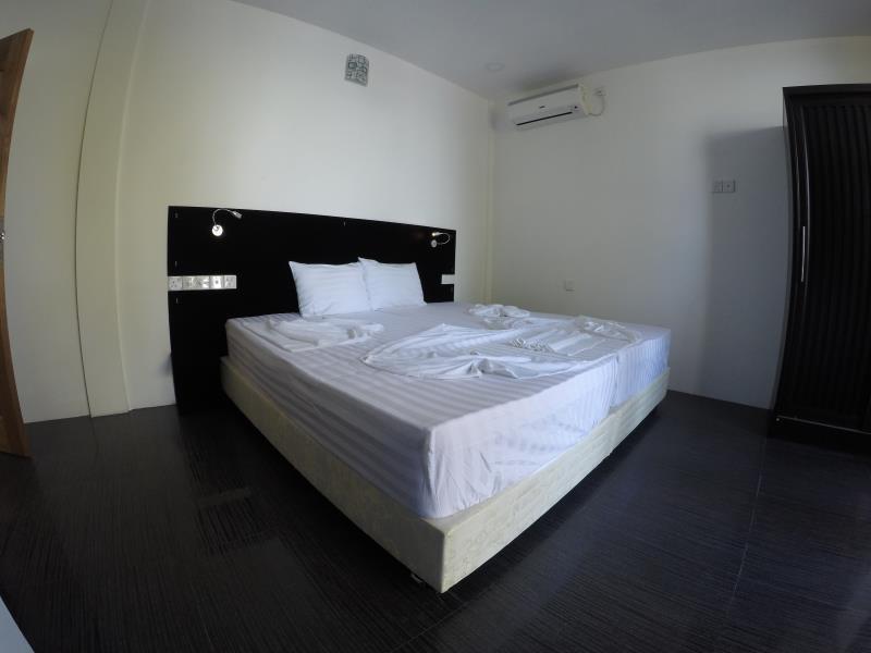 Seven Corals Hotel Maafushi Bagian luar foto