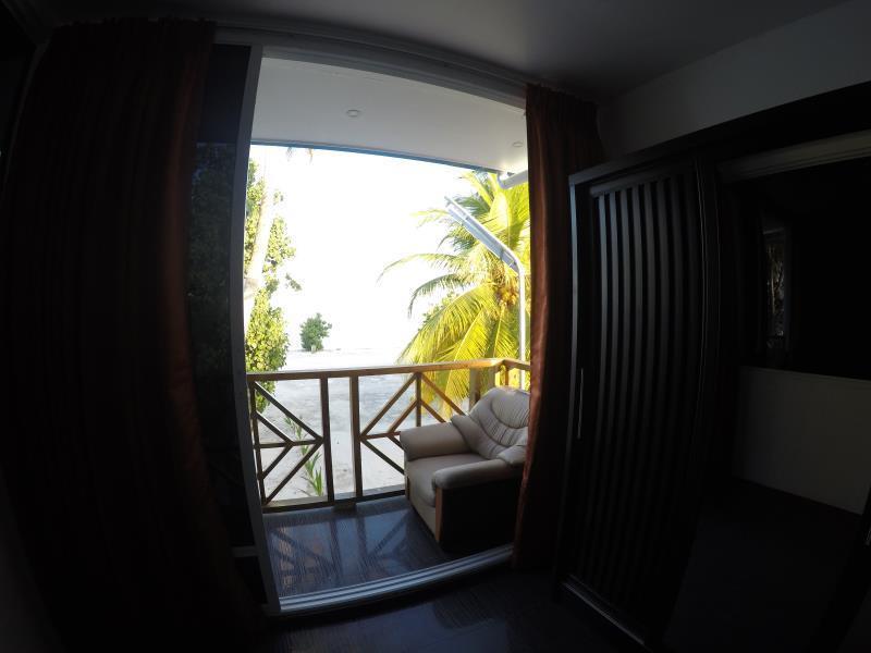 Seven Corals Hotel Maafushi Bagian luar foto