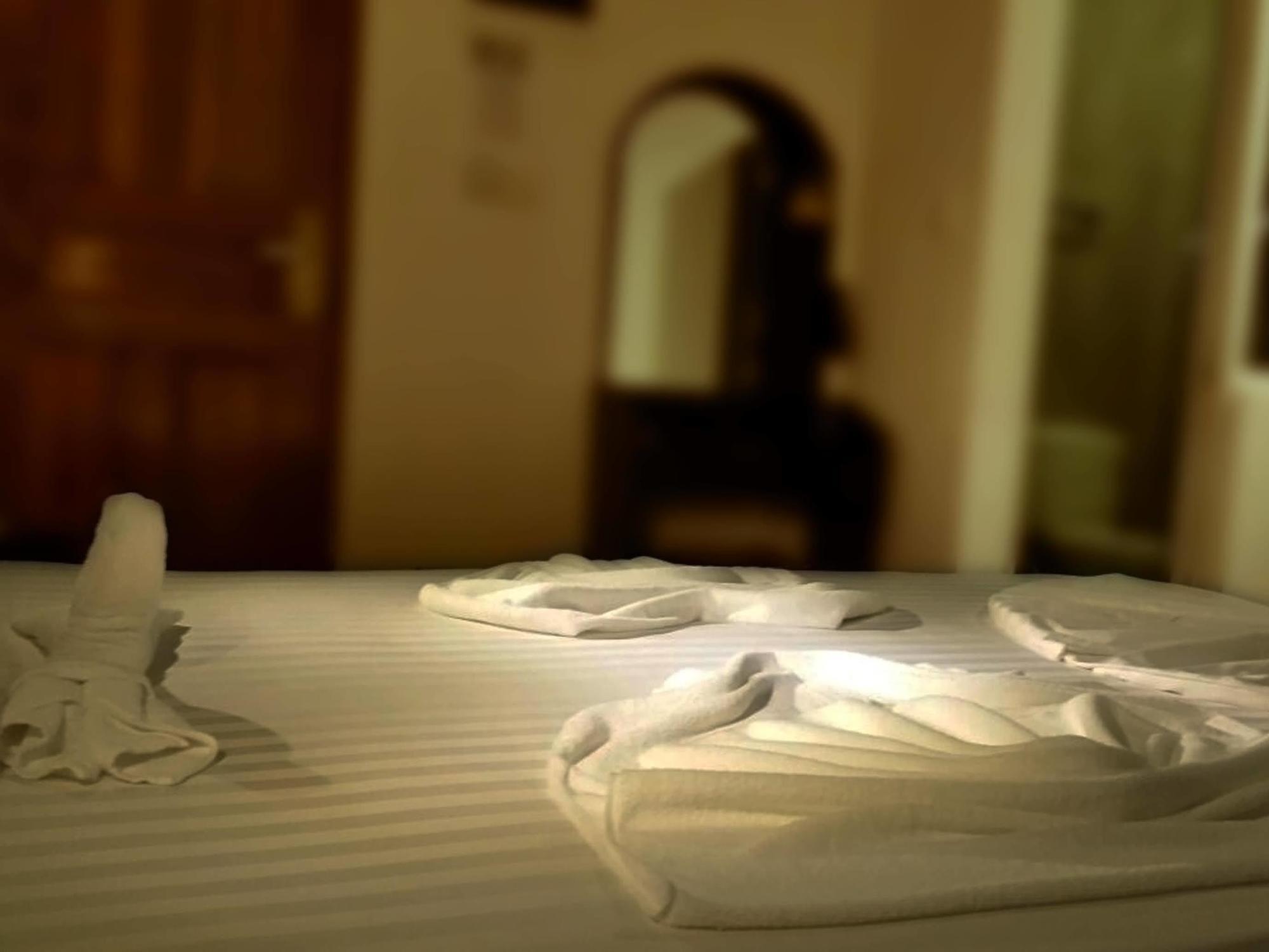 Seven Corals Hotel Maafushi Bagian luar foto