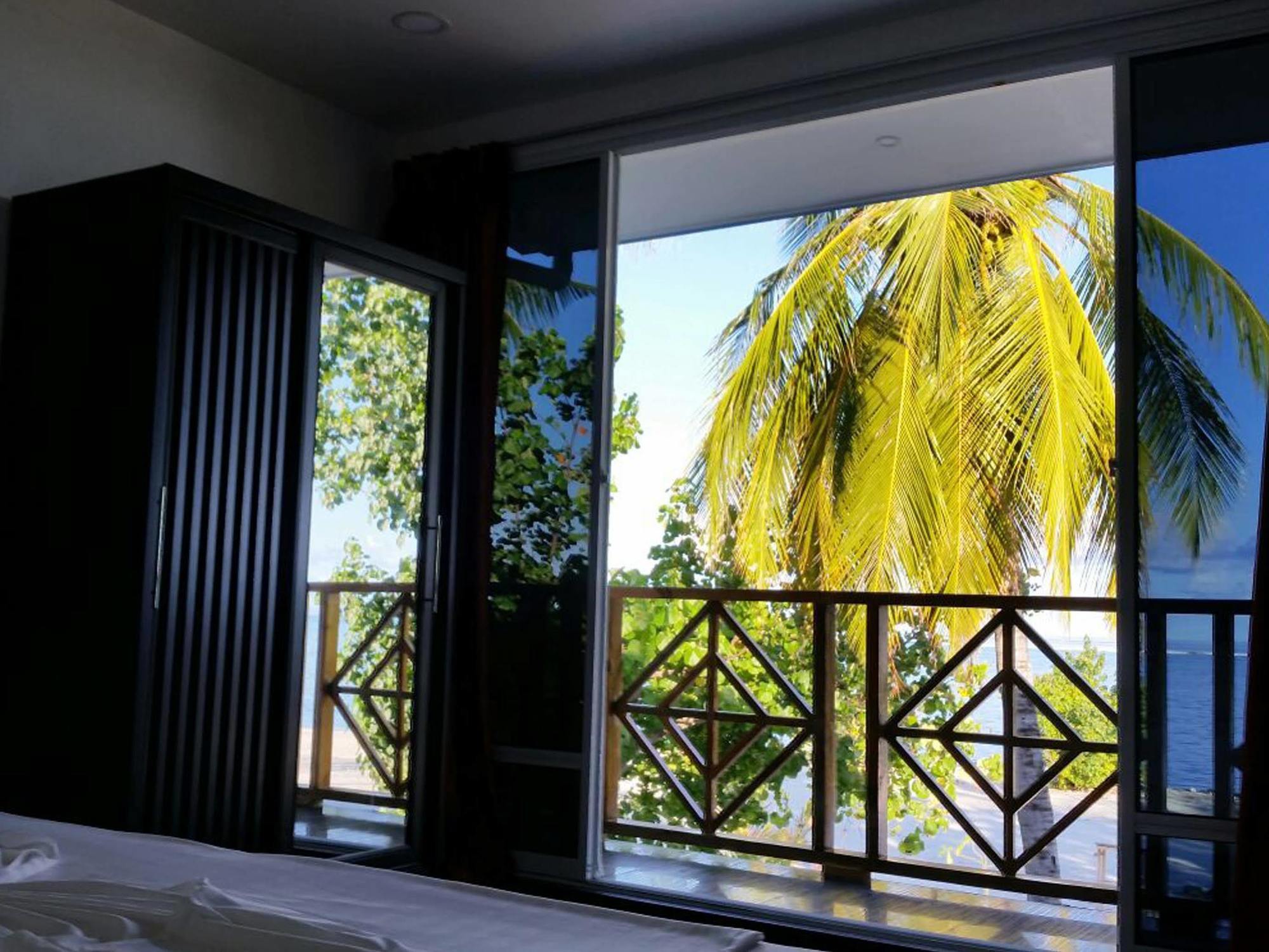 Seven Corals Hotel Maafushi Bagian luar foto